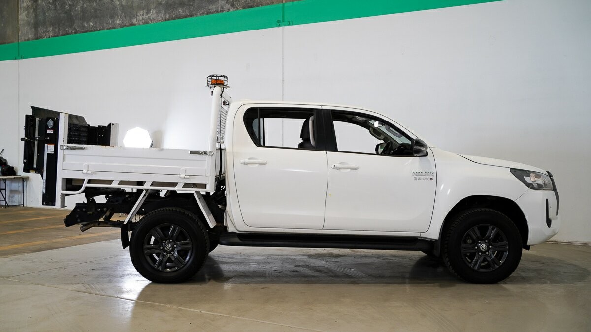 Toyota Hilux image 3