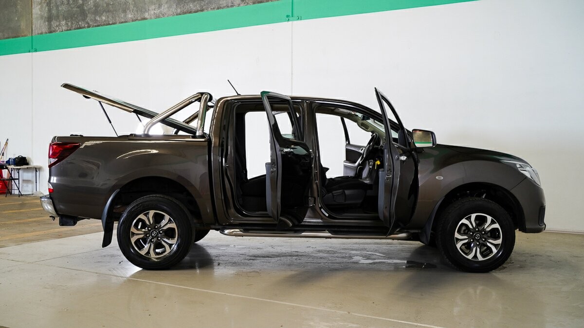 Mazda Bt-50 image 4