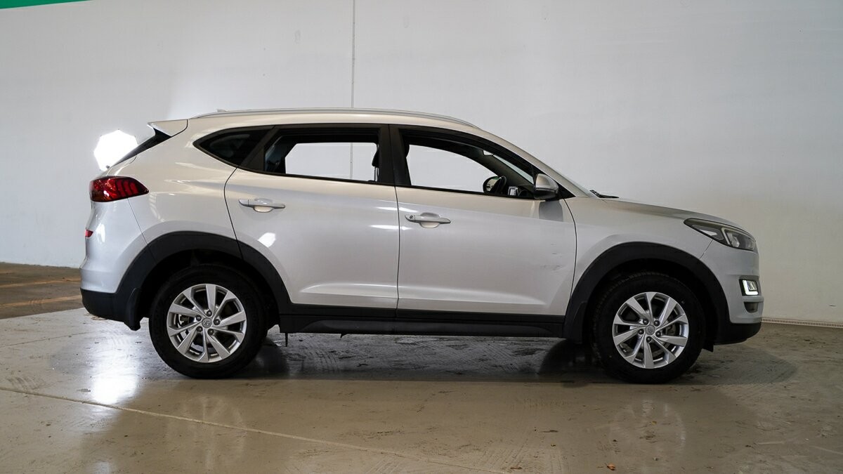 Hyundai Tucson image 3