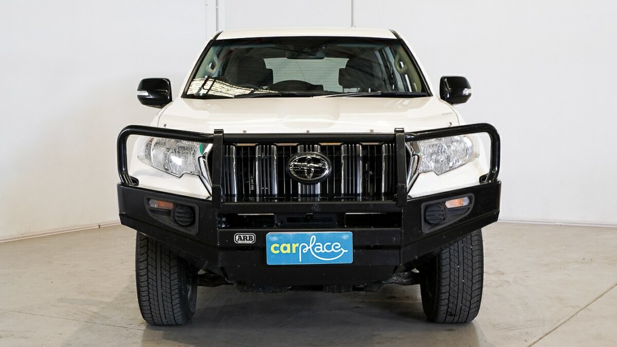 Toyota Landcruiser Prado image 2