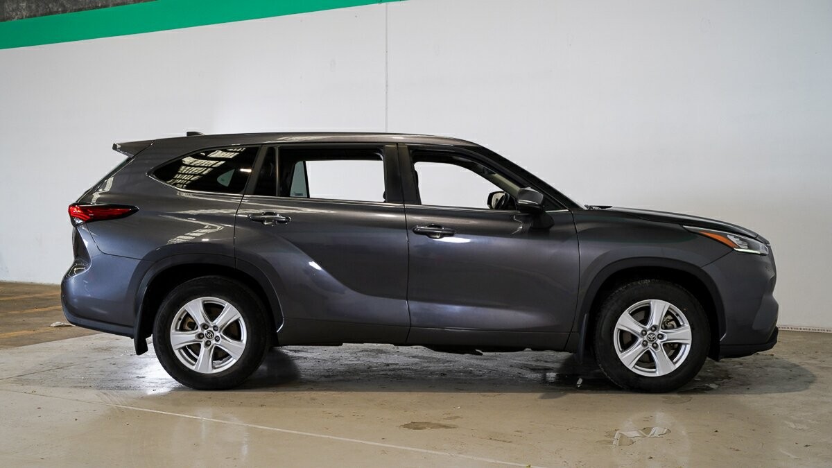 Toyota Kluger image 3