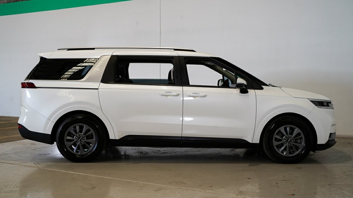 Kia Carnival image 3
