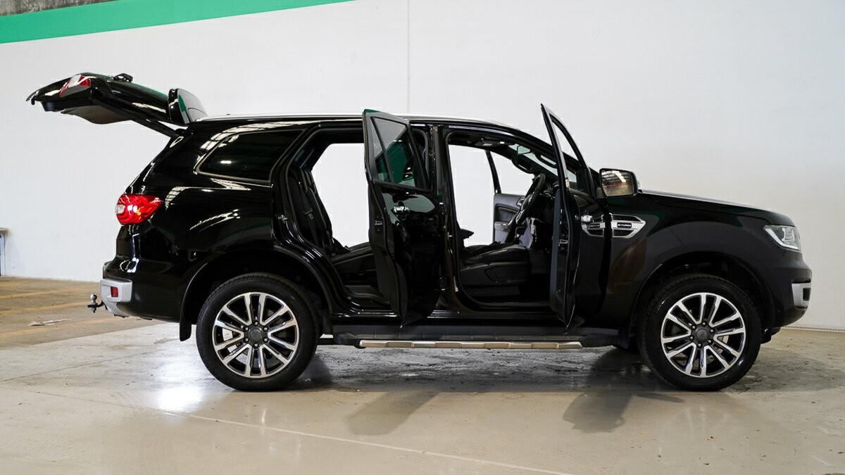 Ford Everest image 4