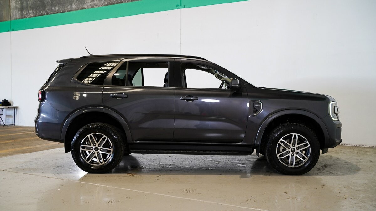 Ford Everest image 3