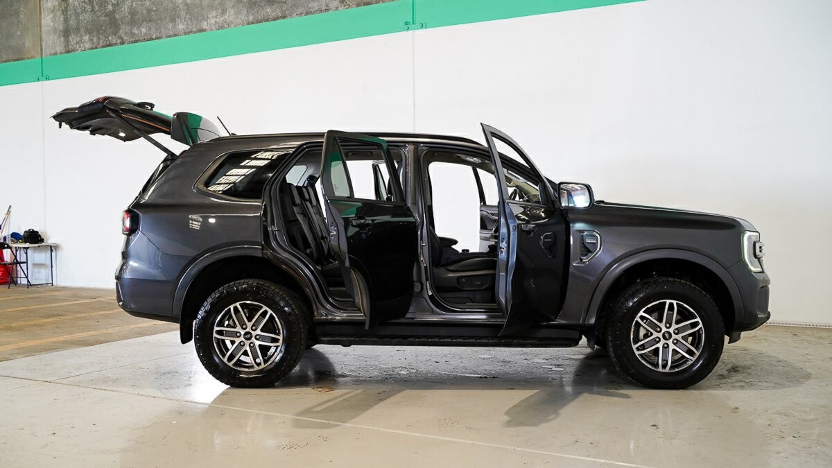 Ford Everest image 4