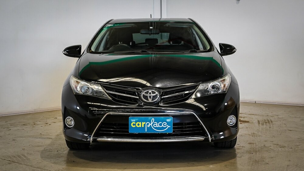 Toyota Corolla image 2