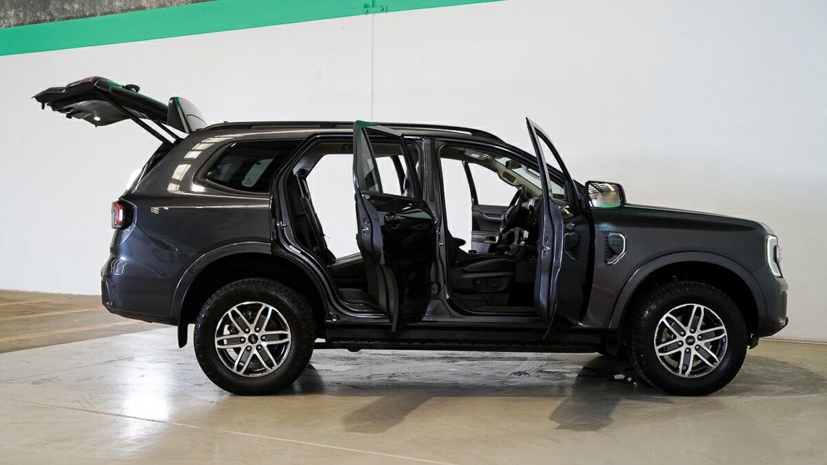 Ford Everest image 4