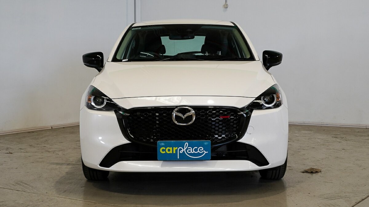 Mazda 2 image 2