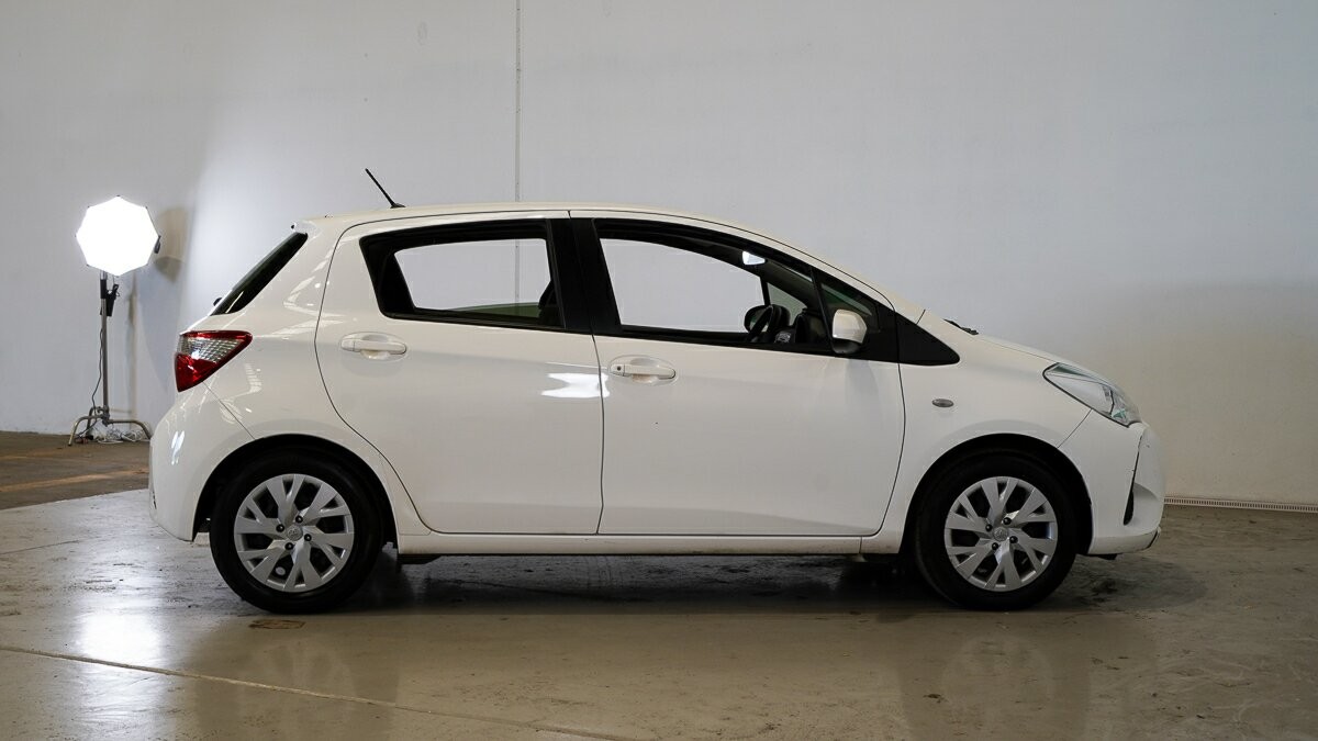 Toyota Yaris image 3