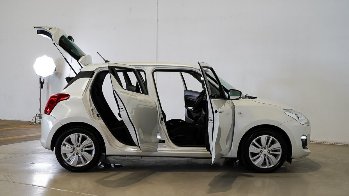 Suzuki Swift image 4