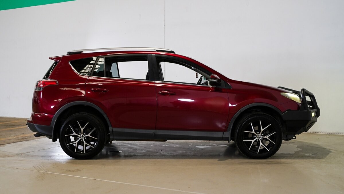 Toyota Rav4 image 3