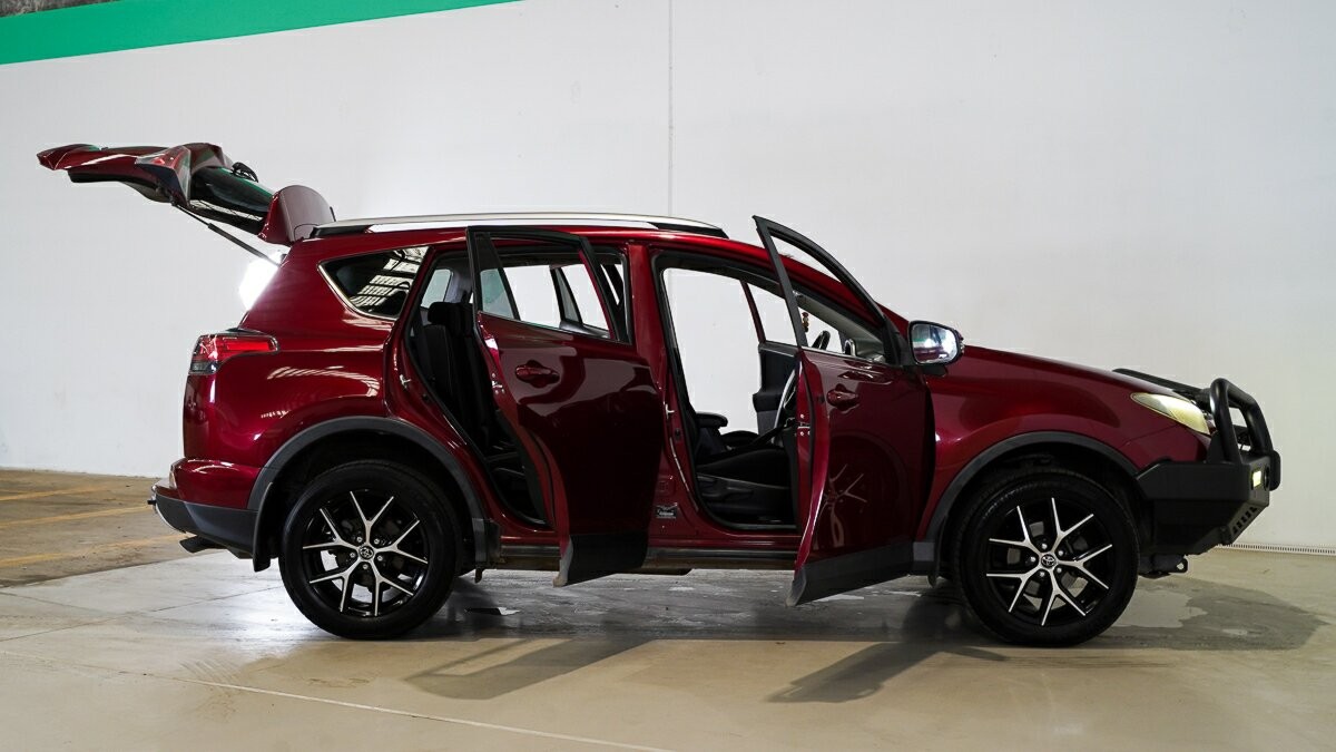 Toyota Rav4 image 4