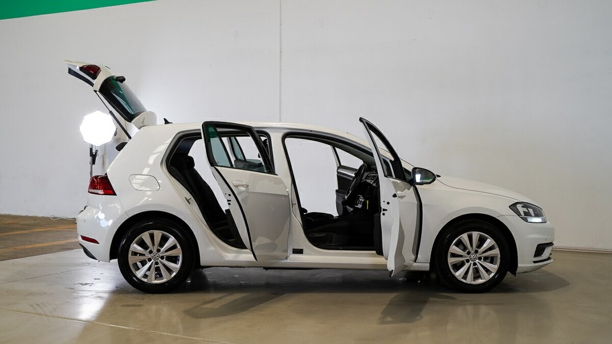 Volkswagen Golf image 4