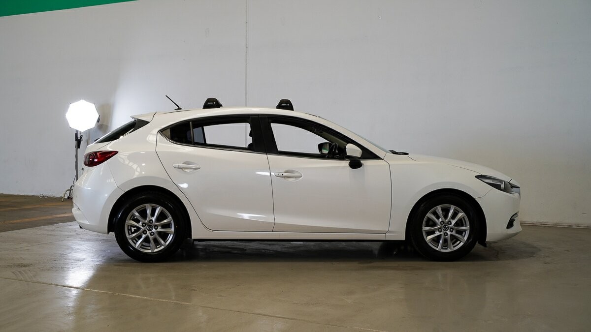 Mazda 3 image 3