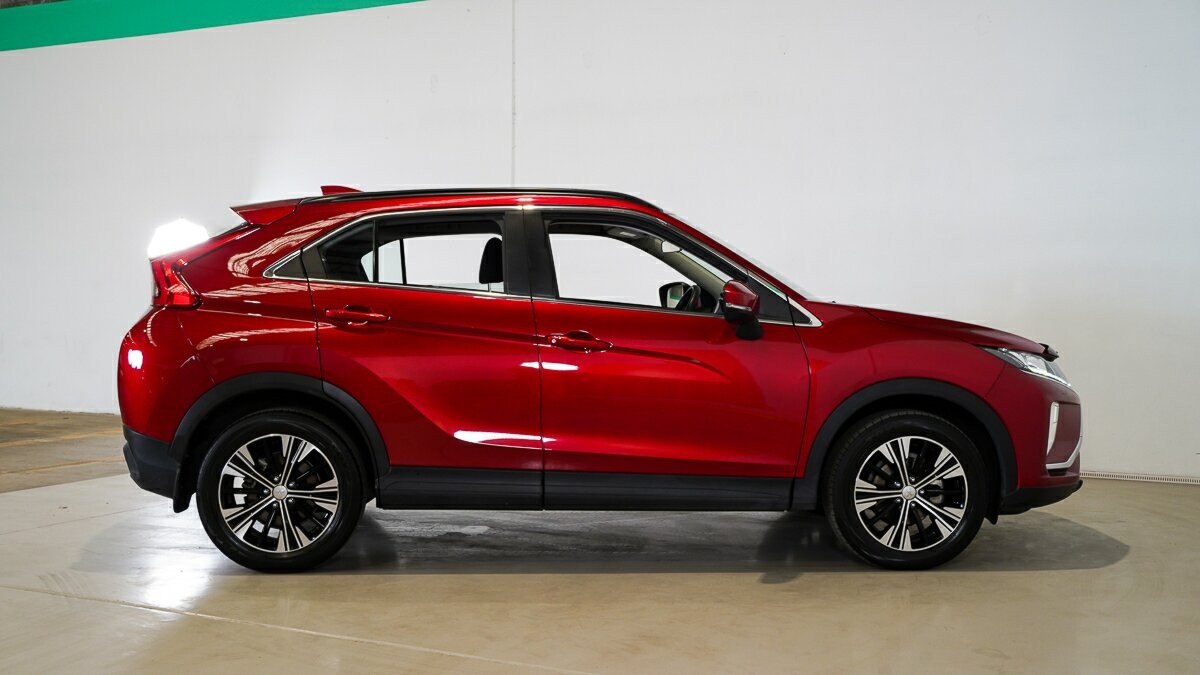 Mitsubishi Eclipse Cross image 3
