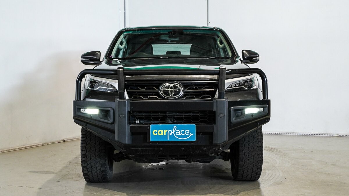 Toyota Fortuner image 3