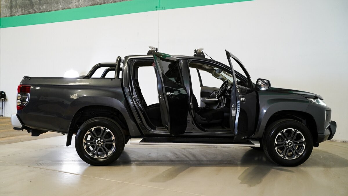 Mitsubishi Triton image 4