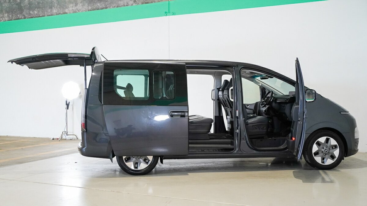 Hyundai Staria image 4