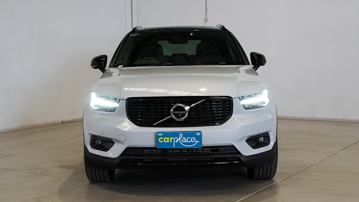 Volvo Xc40 image 2