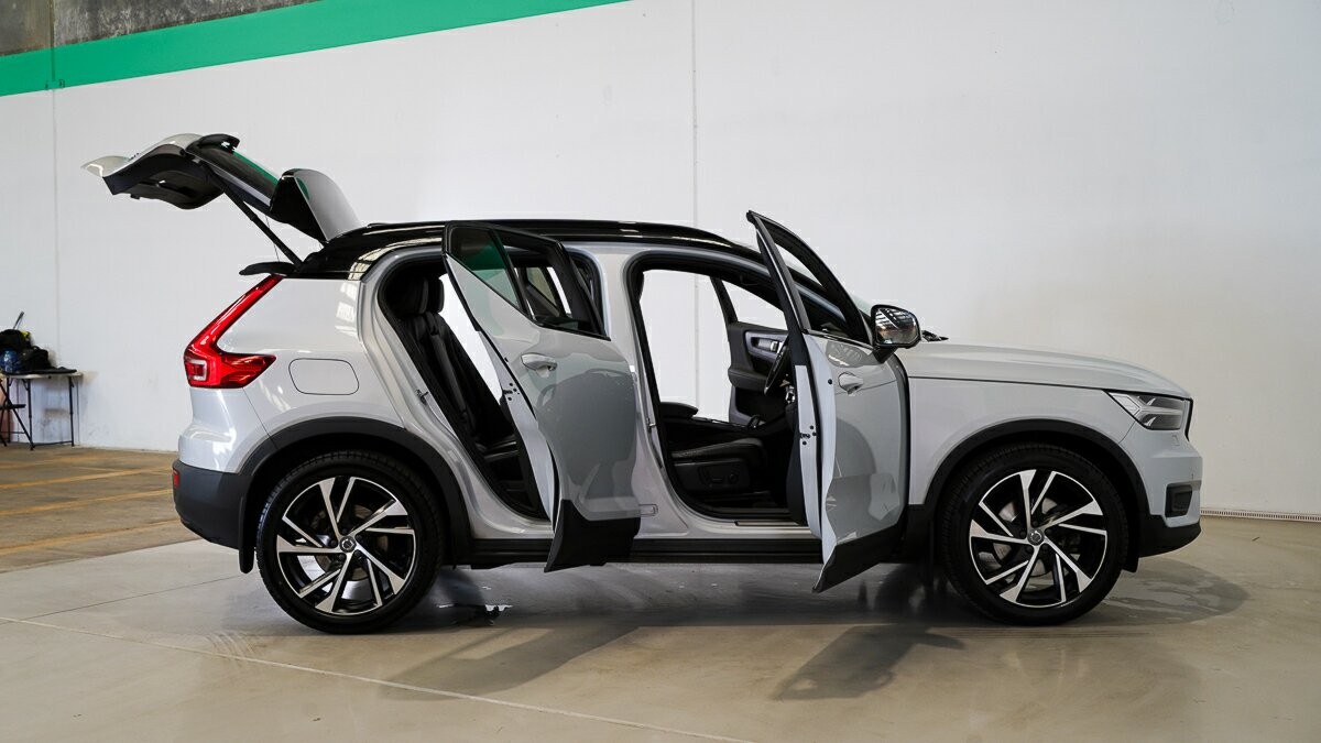 Volvo Xc40 image 4