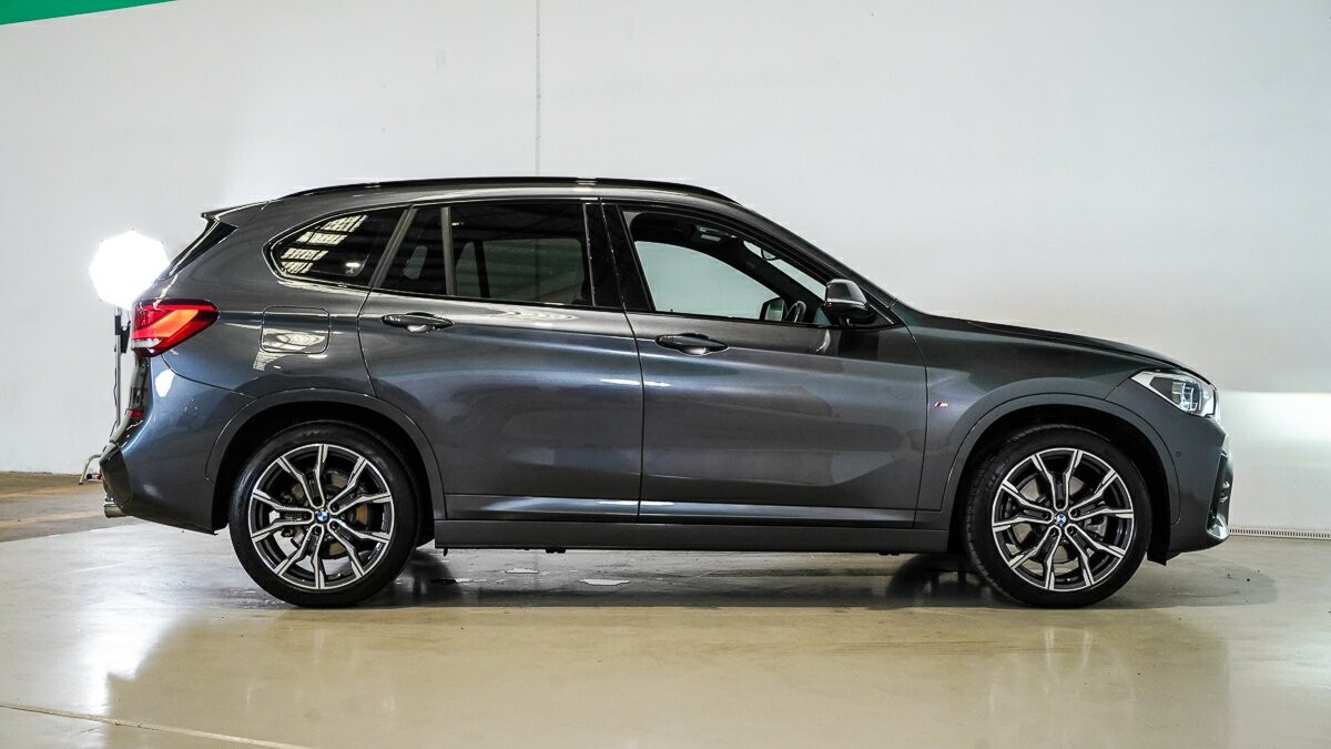 BMW X1 image 3
