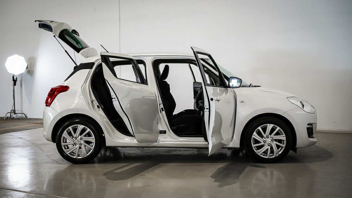 Suzuki Swift image 4