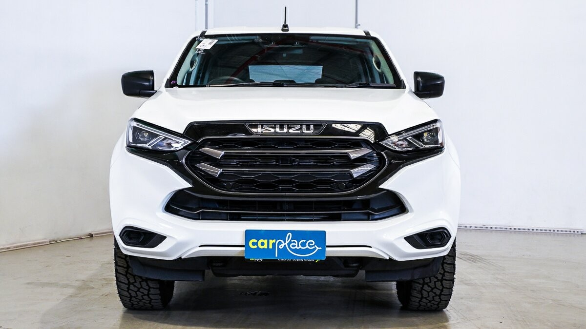 Isuzu Mu-x image 2