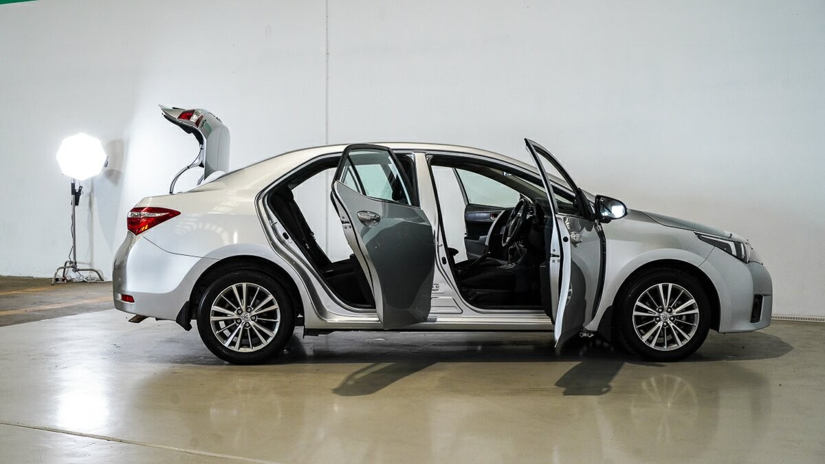 Toyota Corolla image 4