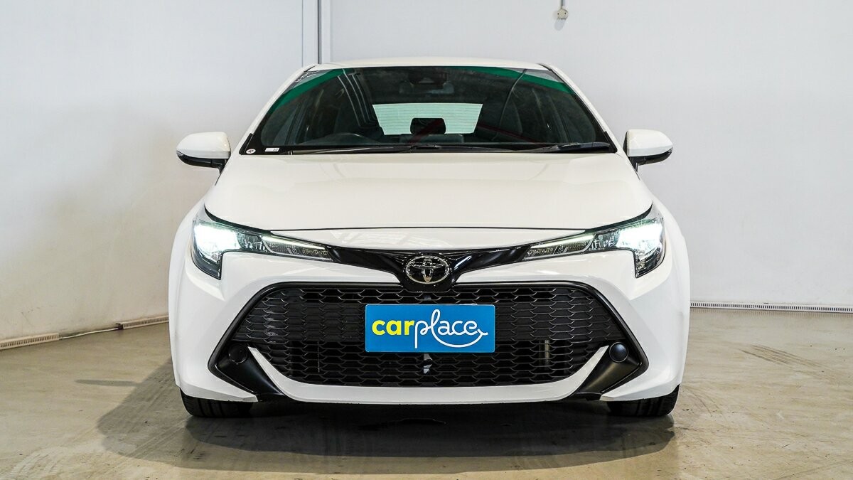 Toyota Corolla image 2