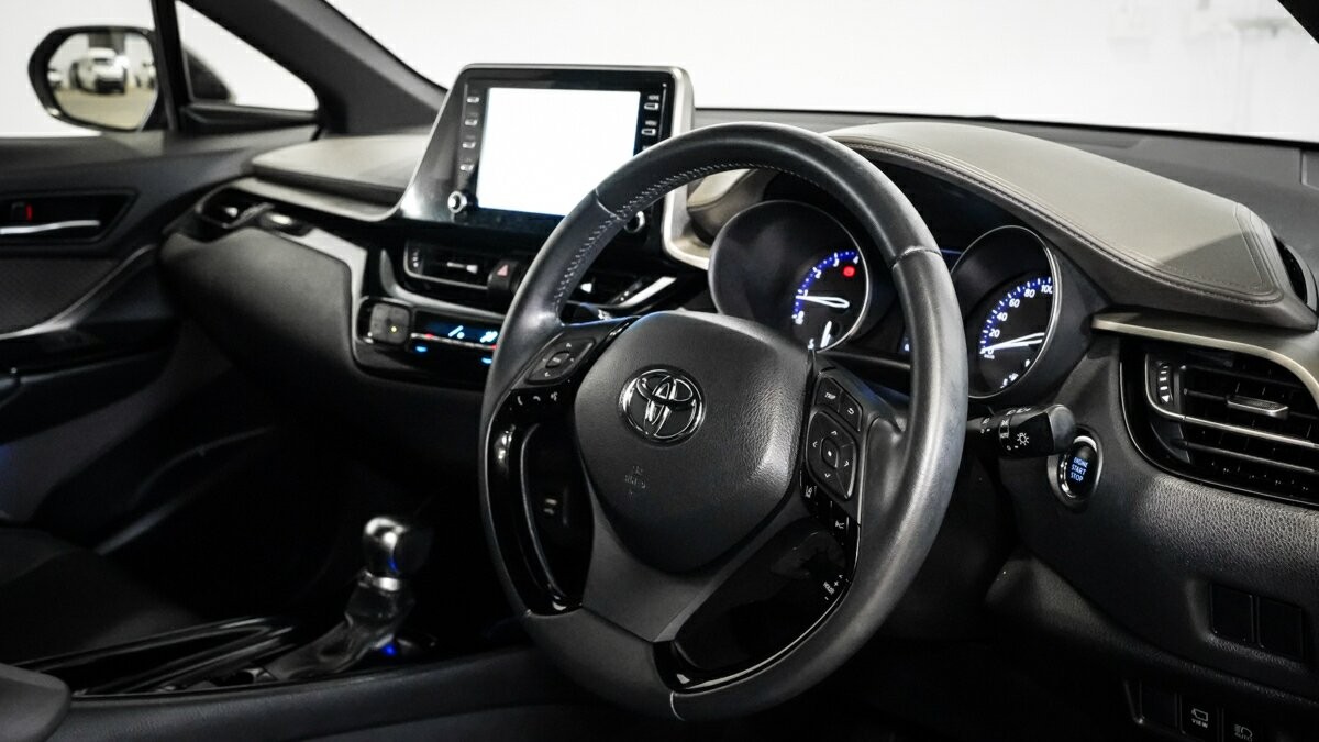 Toyota C-hr image 4