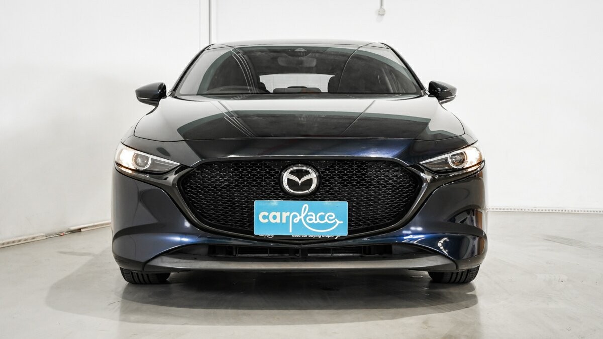 Mazda 3 image 2