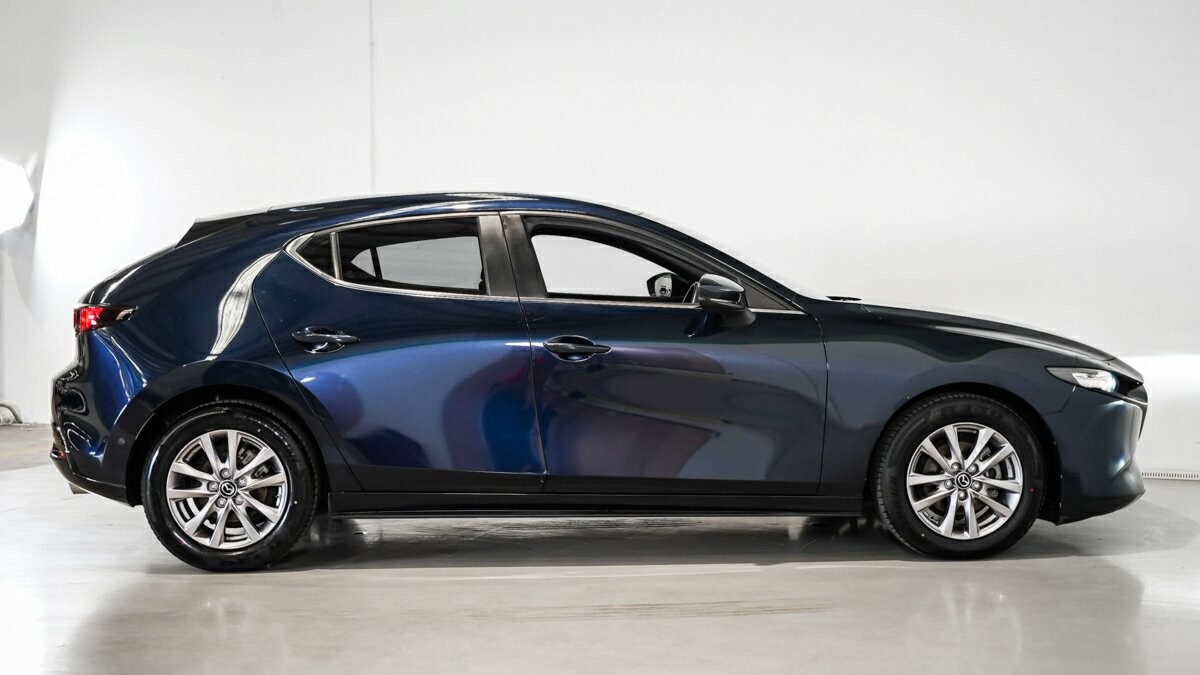 Mazda 3 image 3