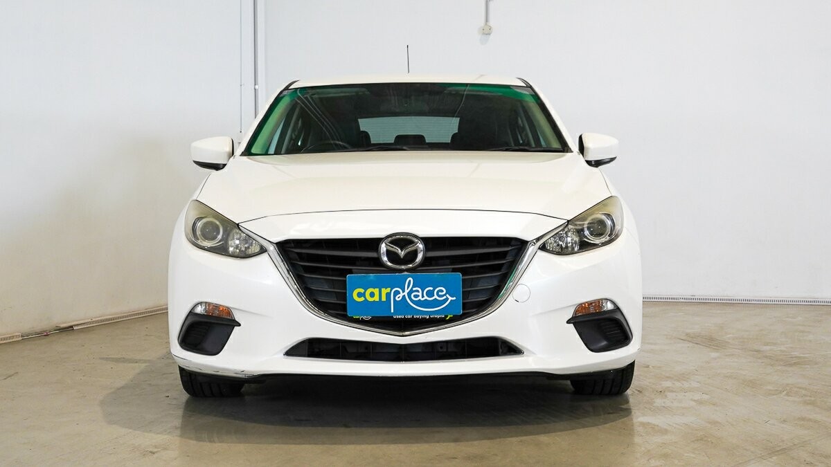 Mazda 3 image 2