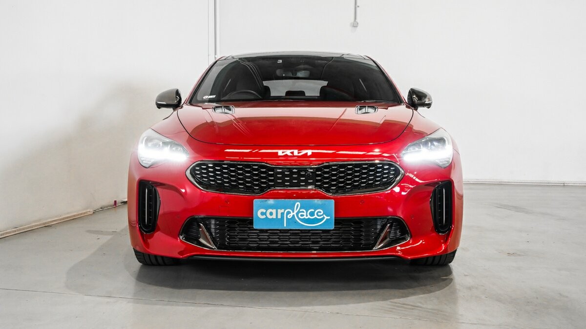 Kia Stinger image 2