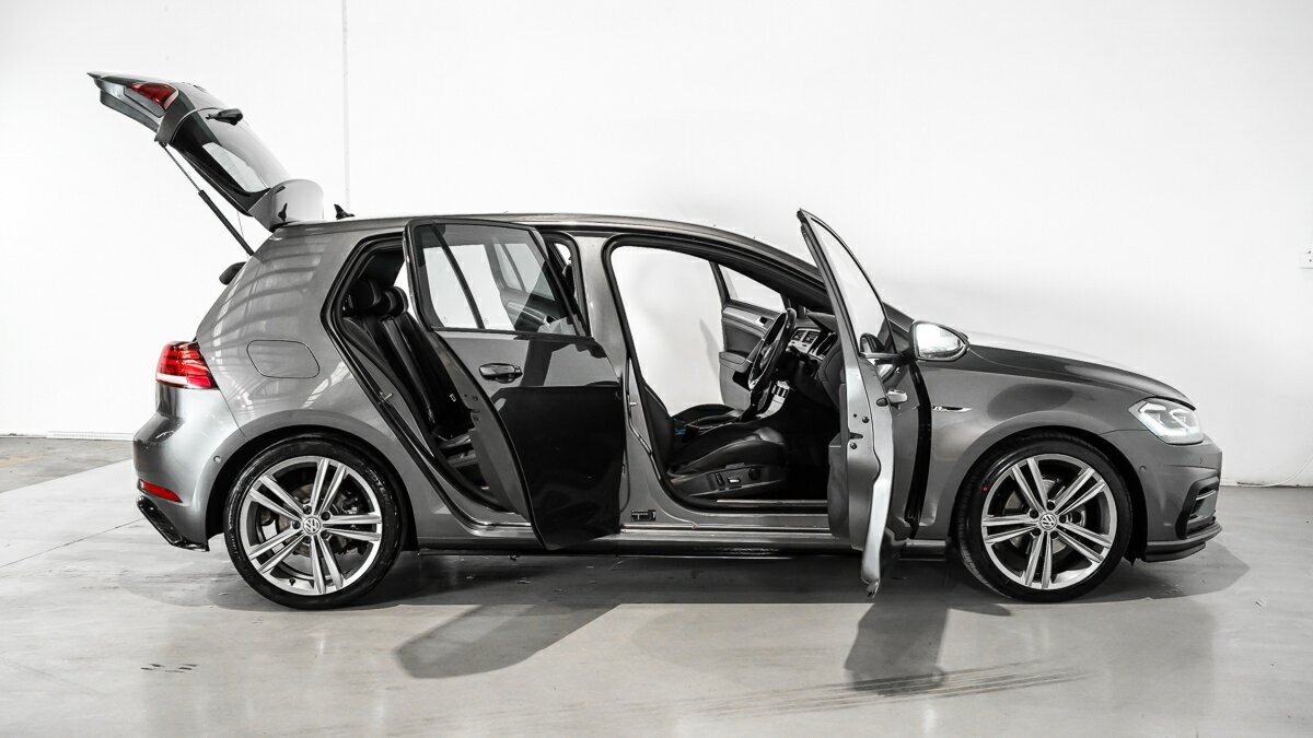 Volkswagen Golf image 4