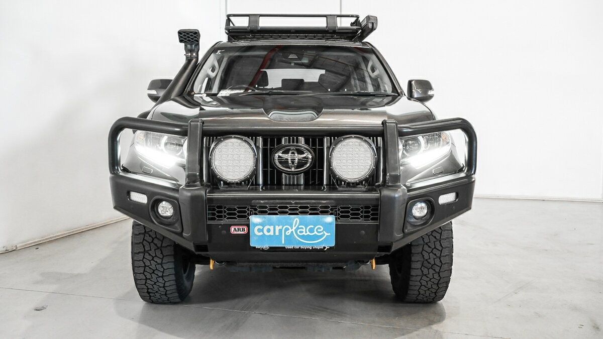Toyota Landcruiser Prado image 2
