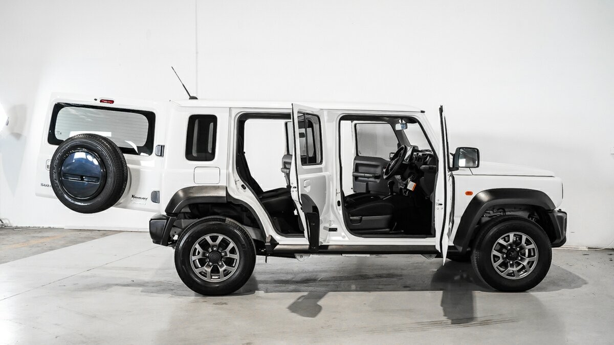 Suzuki Jimny image 4