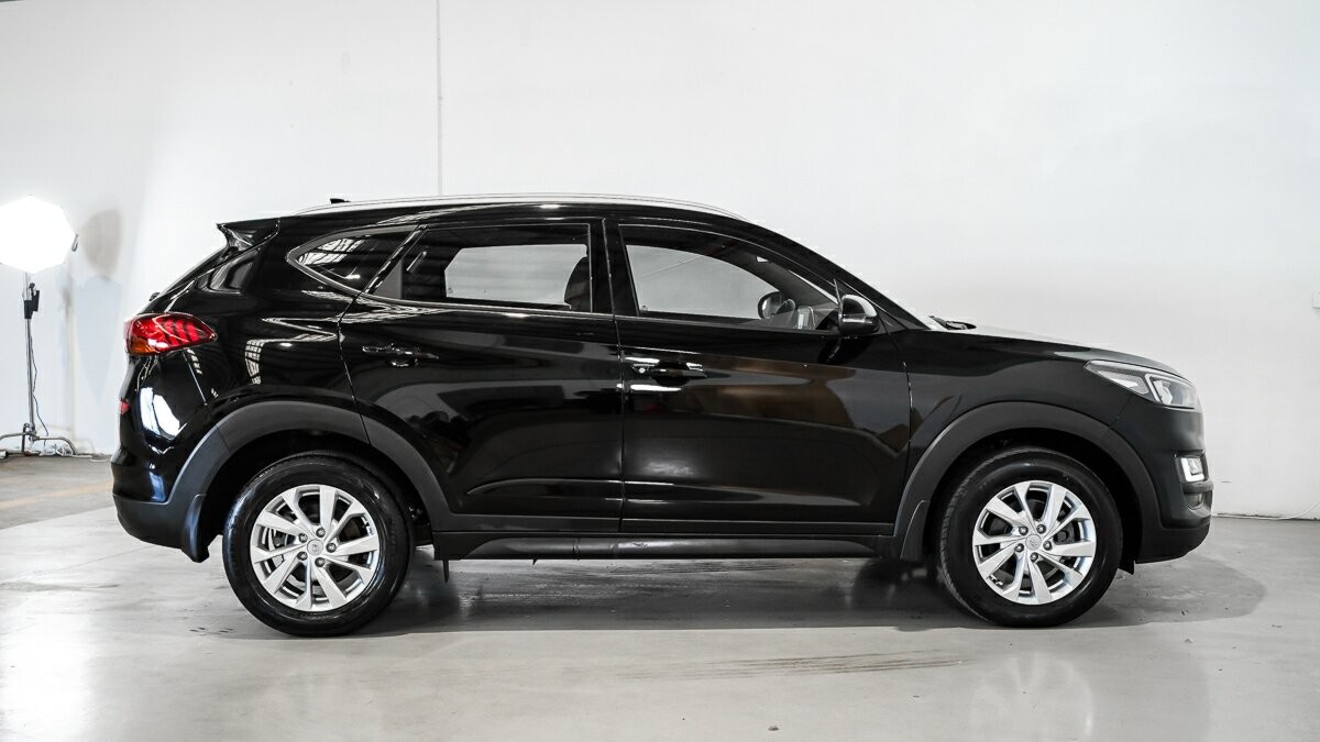 Hyundai Tucson image 3