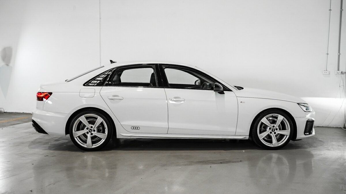 Audi A4 image 3