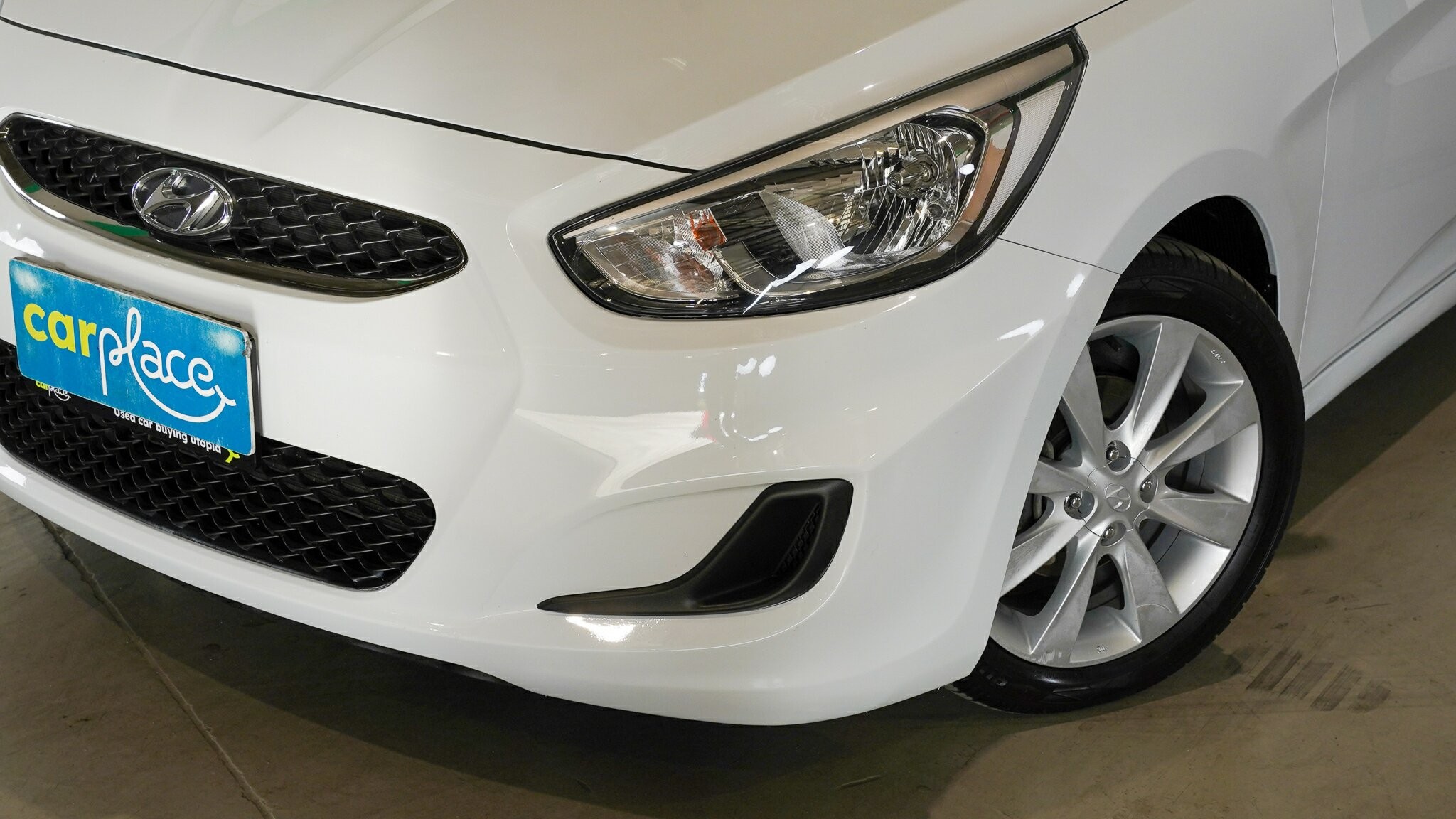 Hyundai Accent image 2