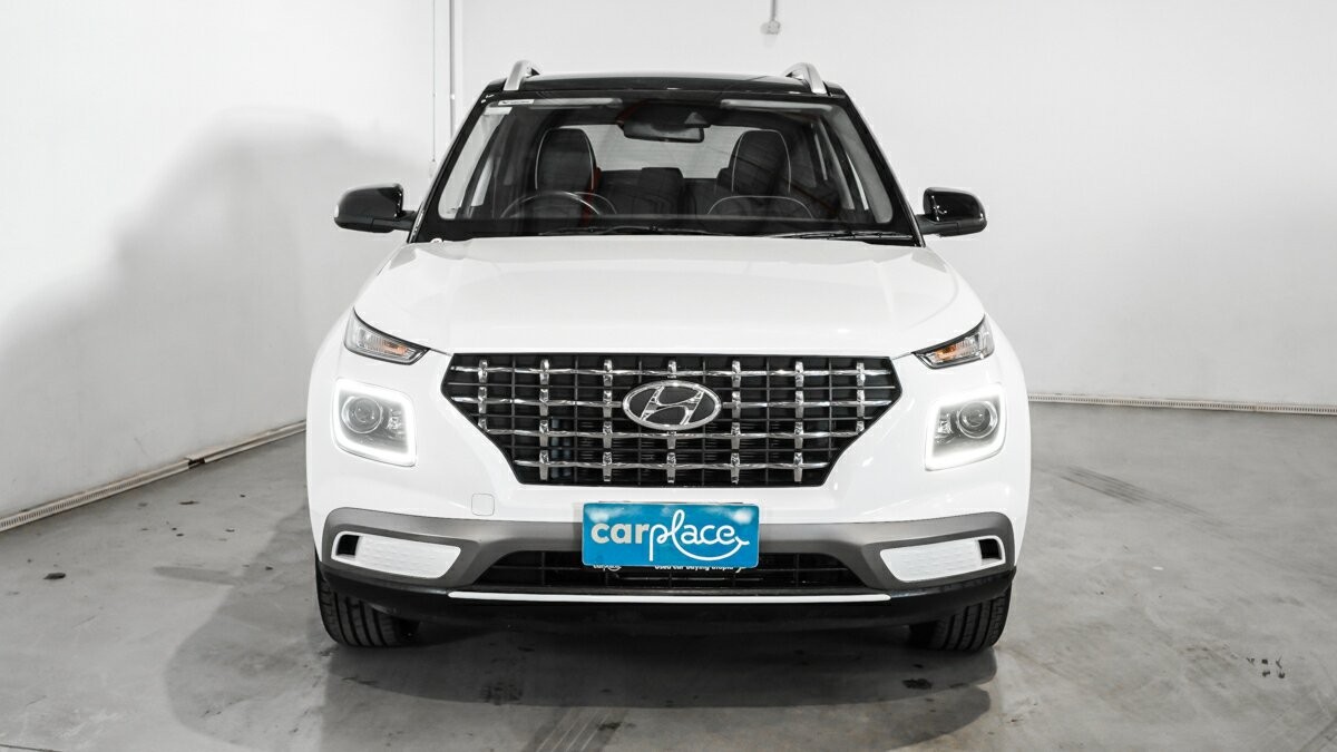 Hyundai Venue image 2