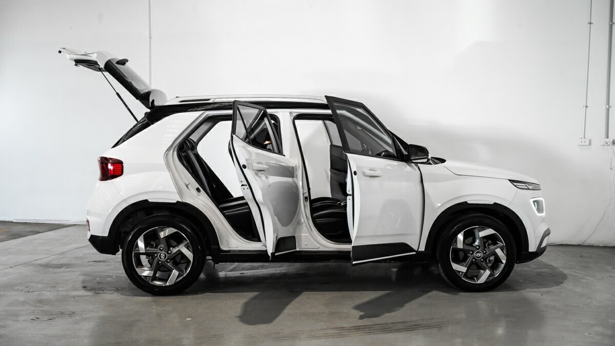 Hyundai Venue image 4