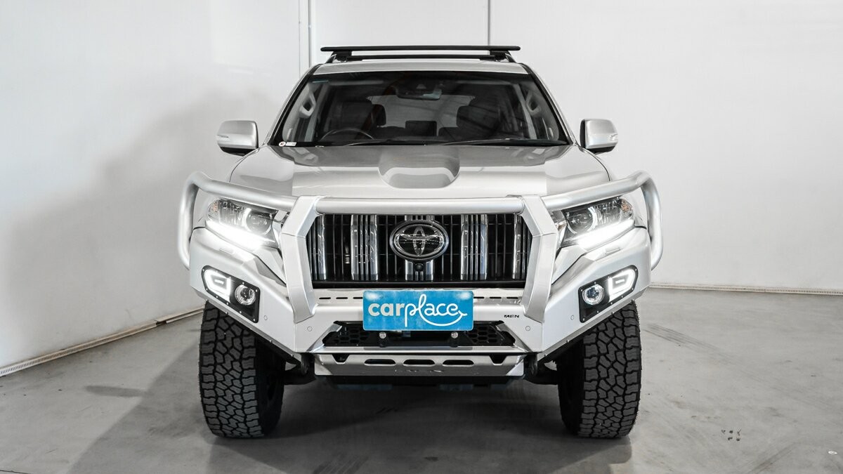 Toyota Landcruiser Prado image 2
