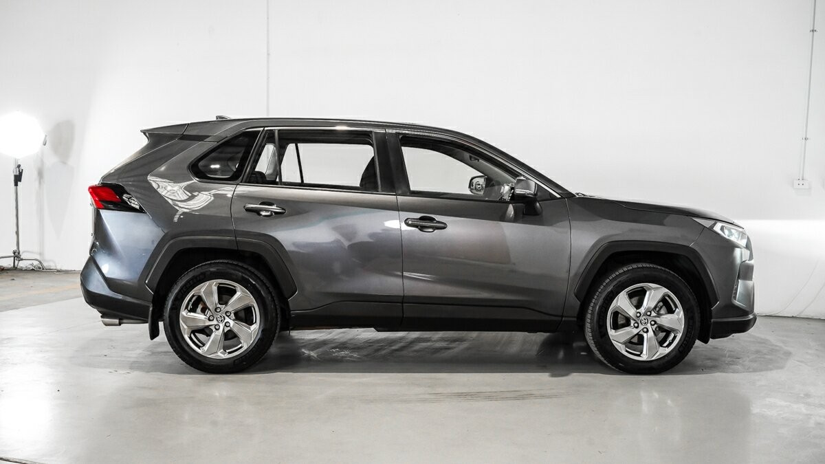 Toyota Rav4 image 3