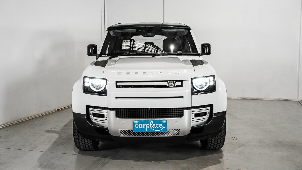 Land Rover Defender image 2