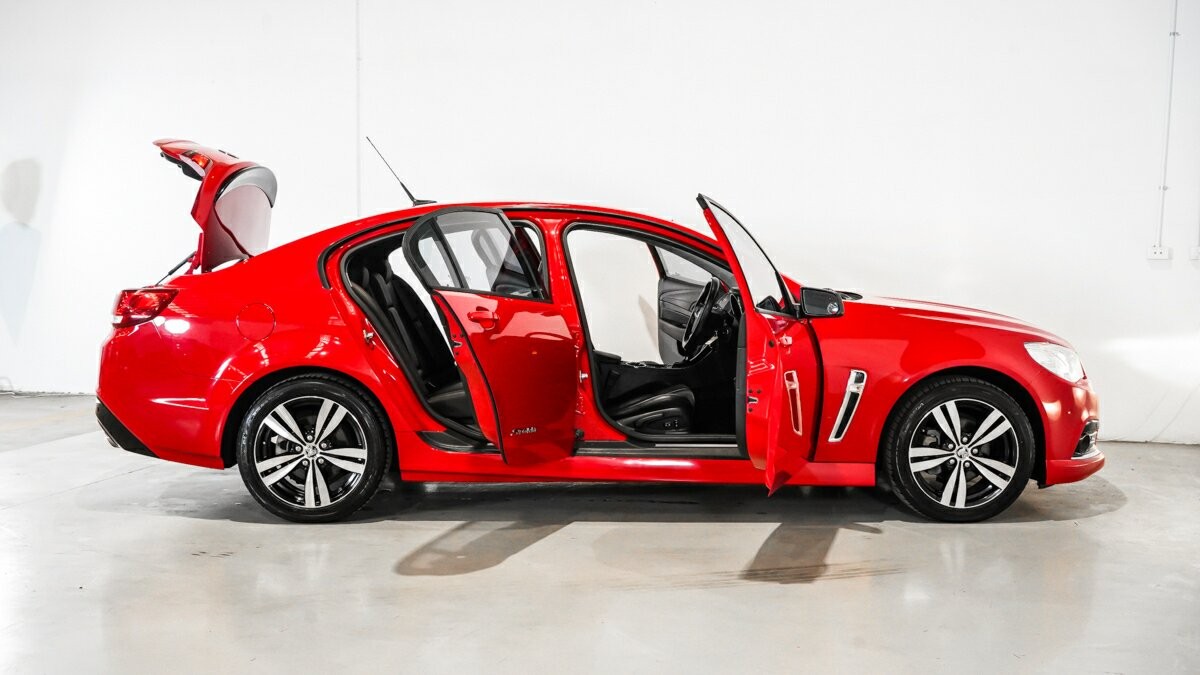 Holden Commodore image 4