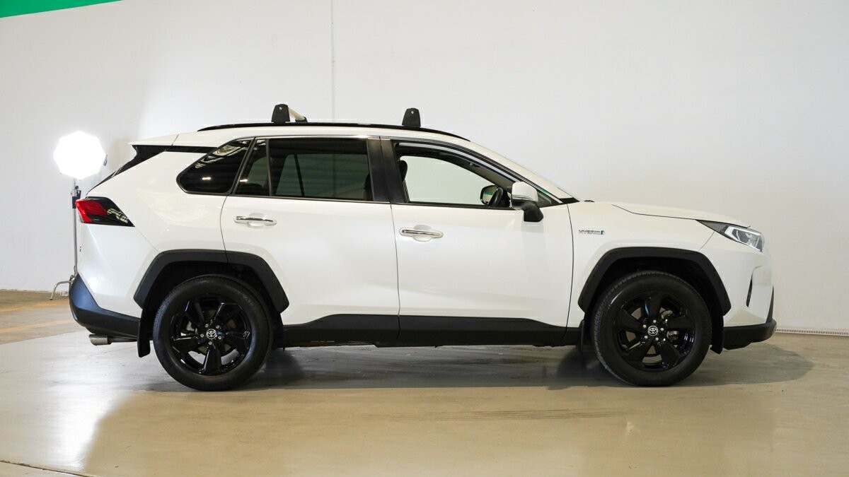 Toyota Rav4 image 3