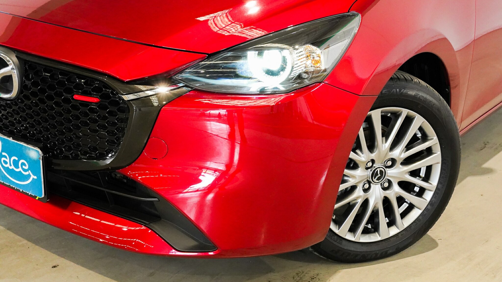 Mazda 2 image 2