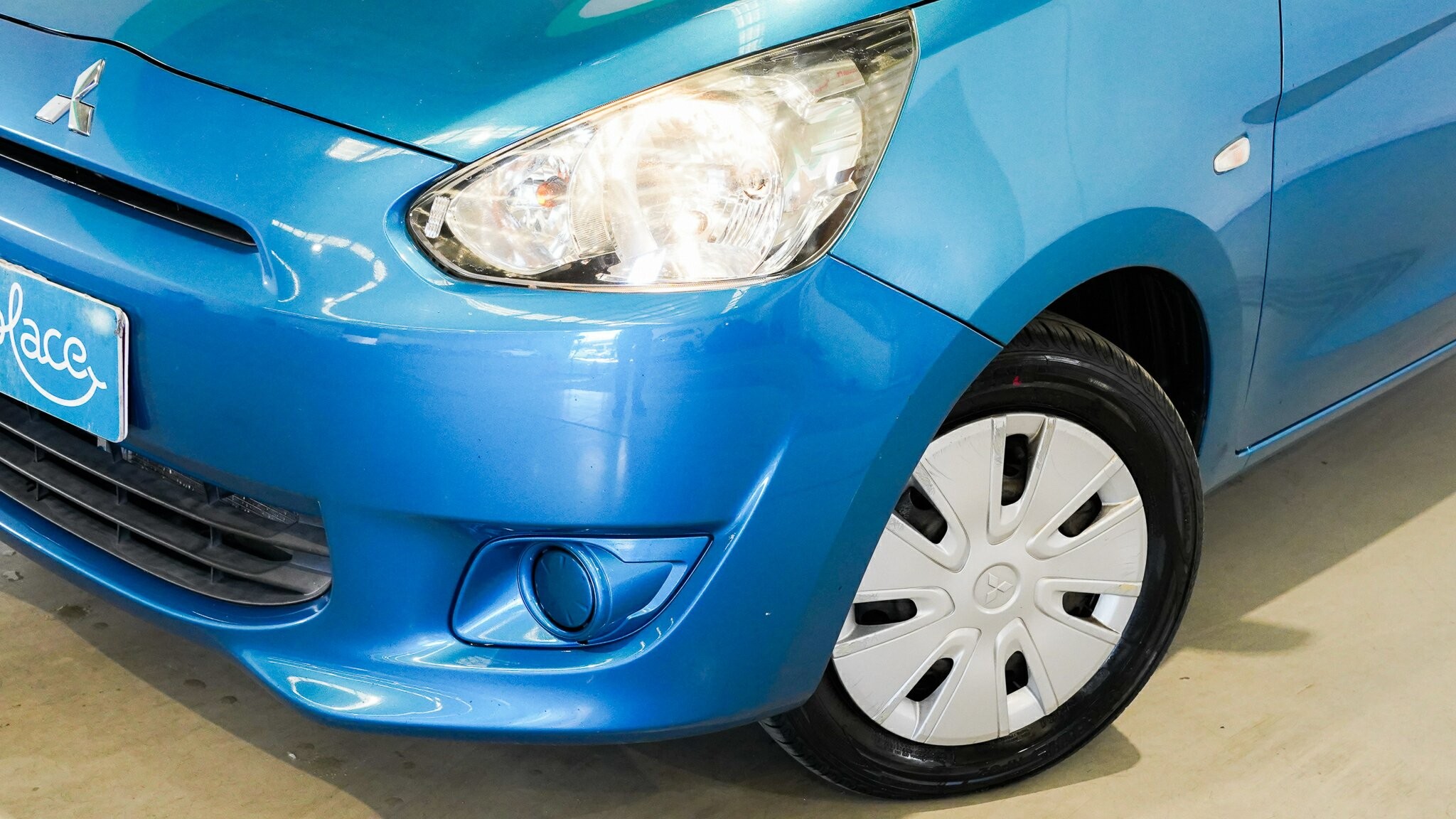 Mitsubishi Mirage image 2