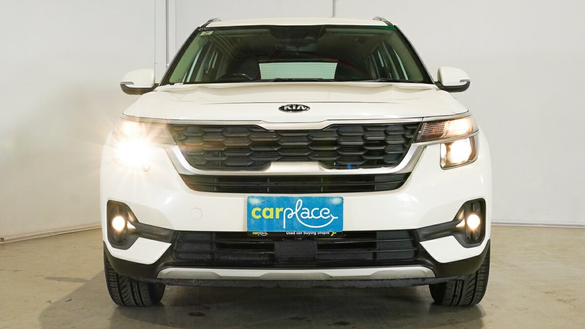 Kia Seltos image 2